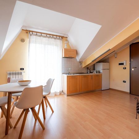 La Mansarda Apartment กัสเตลดิซังโกร ภายนอก รูปภาพ