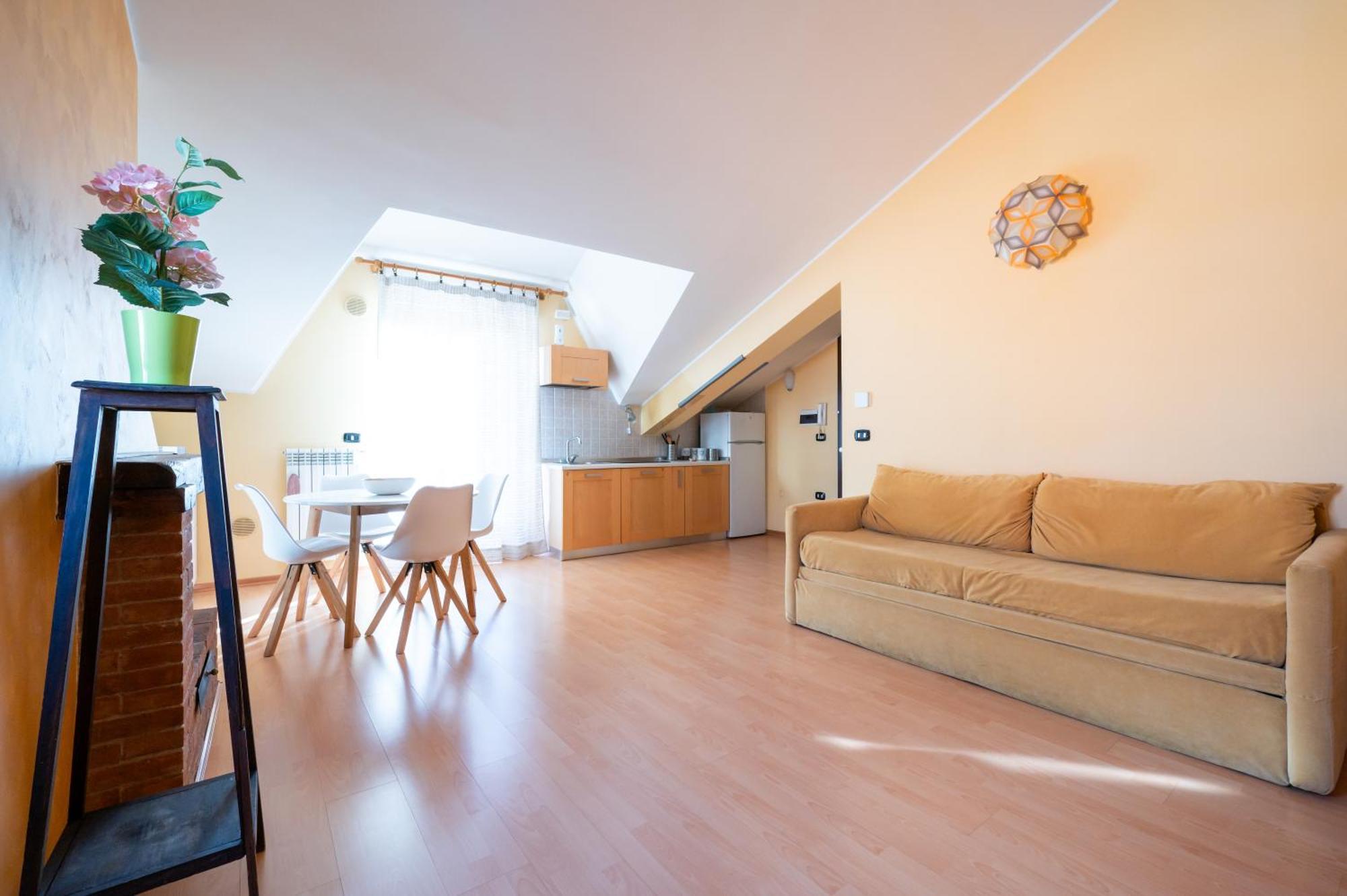 La Mansarda Apartment กัสเตลดิซังโกร ภายนอก รูปภาพ